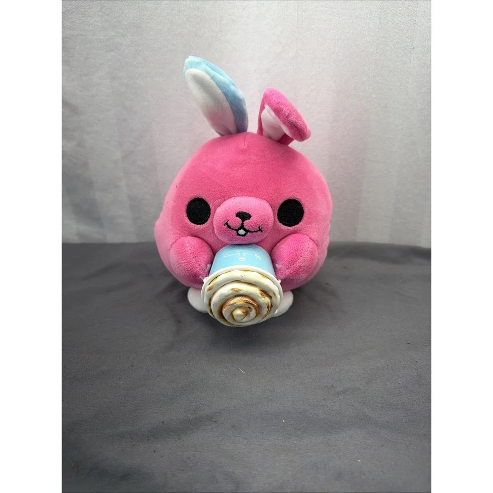Zuru Snackles Series 1 Britney Bunny‎ Cinnabon Plush NEW